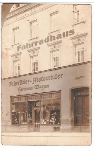 56759 Foto Ak Taucha Fahrradhaus Hermann Wagner Leipziger Straße 49 b um 1920