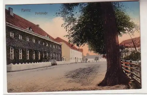 56694 Ak Paretz Dorfstrasse um 1910