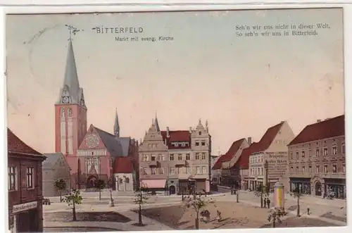 56614 Ak Bitterfeld Markt mit evangelische Kirche 1910