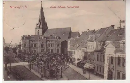 56489 Ak Bernburg Markt, Rathaus, Breitestrasse 1909