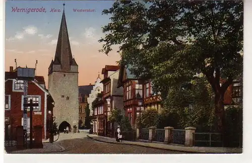 56335 Ak Wernigerode am Harz Westerntor um 1920