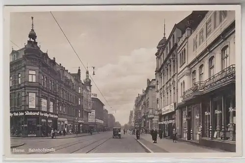 56333 Ak Herne Bahnhofstrasse avec magasins 1937