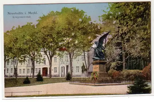 55935 Ak Neustrelitz in Mecklenburg Kriegerdenkmal um 1915