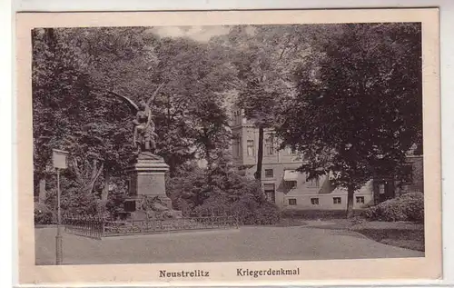 55934 Ak Neustrelitz à Mecklembourg Monument aux Guerriers vers 1915