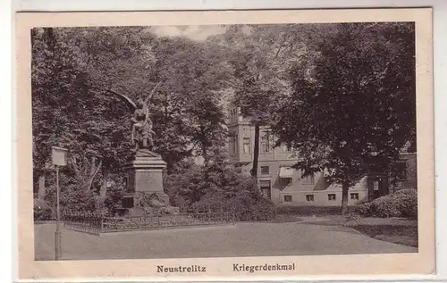 55934 Ak Neustrelitz in Mecklenburg Kriegerdenkmal um 1915