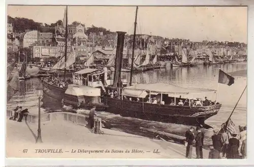 55362 Ak Trouville le Debarquement du Bateau du Havre 1906