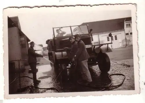 55289 Original Foto Halbketten Fahrzeug wird gewaschen 2. Weltkrieg um 1942