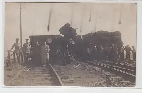 55064 Foto Ak Eisenbahnunglück in Russland im 1. Weltkrieg