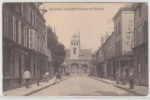 55002 Feldpost Ak Vouziers Leipzigerstrasse mit Kirche 1915