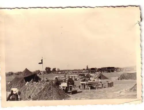 54949 Original Foto Zeltlager auf Feldflugplatz im 2. Weltkrieg
