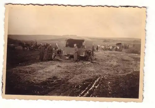 54938 Photo originale de la Russie camion est coincé dans la boue 2e guerre mondiale