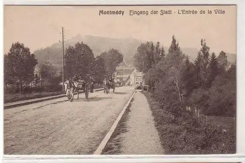 54788 Ak Montmedy in Lothringen Eingang der Stadt im 1. Weltkrieg um 1915