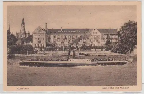 54474 Ak Konstanz Insel Hotel mit Münster davor Dampfer um 1930