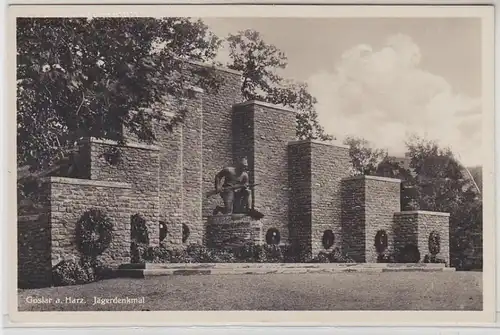 53750 Ak Goslar am Harz Jägerdenkmal um 1940