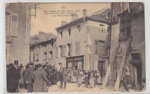 53194 Ak Vic en Lorraine Visite de l'ancienne pièce 1911