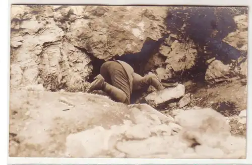 52876 Photo Macédoine Soldat "Une boisson fraîche" 1. Rkieg du monde vers 1916