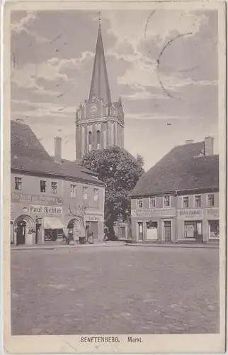 52626 Ak Senftenberg Markt mit Geschäften um 1925