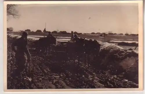 52588 Foto Ak Leski Polen Karpathen Pferdefuhrwerk im Morast im 2. Weltkrieg