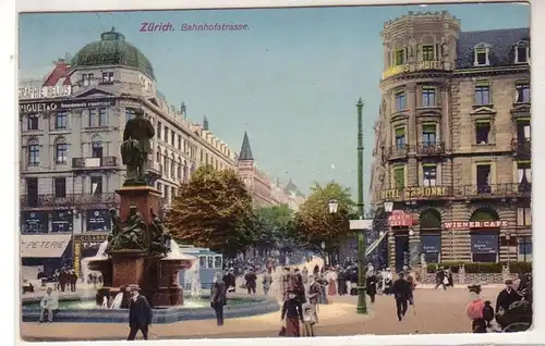 51992 Ak Zürich Bahnhofstrasse mit Brunnen 1909