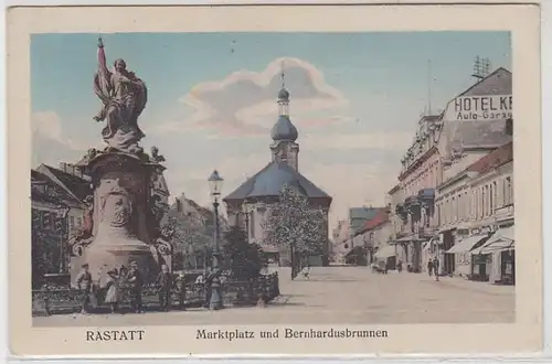 51559 Ak Rastatt Marktplatz, Bernhardusbrunnen, Hôtel vers 1920