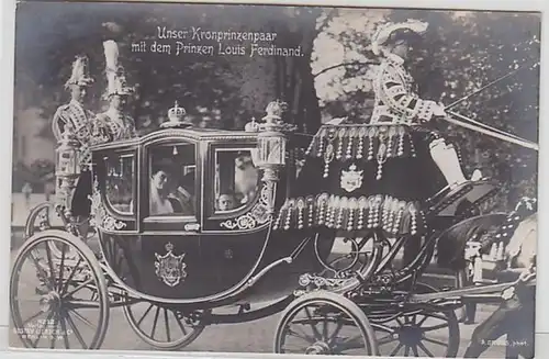51115 Ak Notre couple de princes héritiers avec le prince Louis Ferdinand 1913