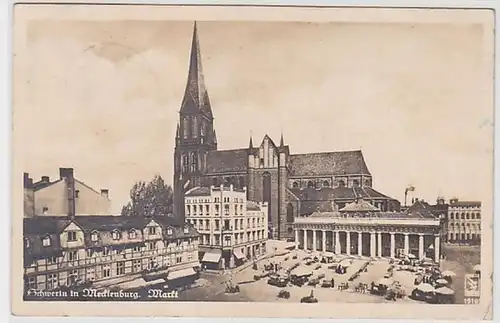 51025 Ak Schwerin in Mecklenburg Markt 1947