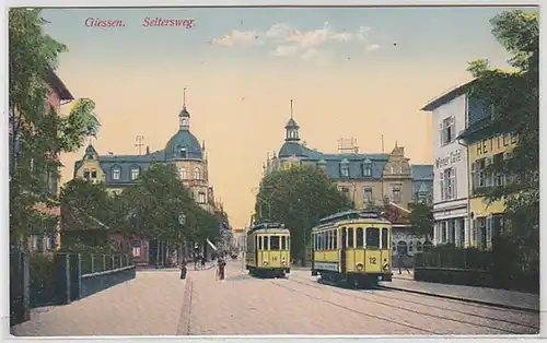 50826 Ak Giessen Seltersweg mit Strassenbahnen um 1900