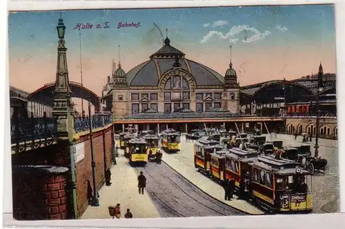 50221 Ak Halle an der Saale Bahnhof mit Straßenbahnen davor 1917
