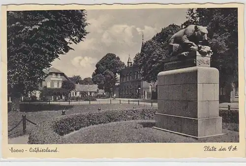 50061 Feldpost Ak Esens Ostfriesland Platz mit Denkmal 1940