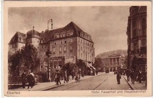 48934 Ak Elberfeld Hotel Kaiserhof und Hauptbahnhof 1922