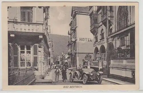 48777 Feldpost Ak Bad Berthich Hotel à la station thermale avec voiture avant 1918
