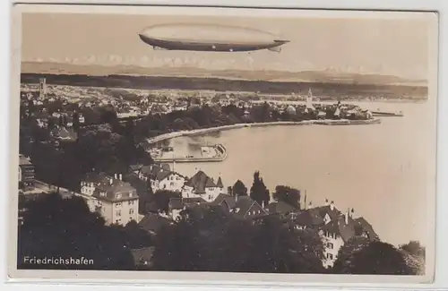 48662 Ak Friedrichshafen avec Zeppelin vers 1930