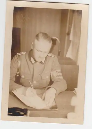 47697 Officier photo avec un bracelet en bureau 2ème guerre mondiale 1939