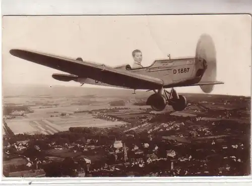 47606 photo montage photo avec avion vers 1930