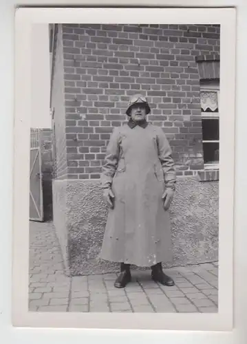 47519 Foto Kradmelder im Mantel im 2. Weltkrieg