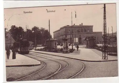 47316 Ak Spandau Bahnhof mit Strassenbahn 1912