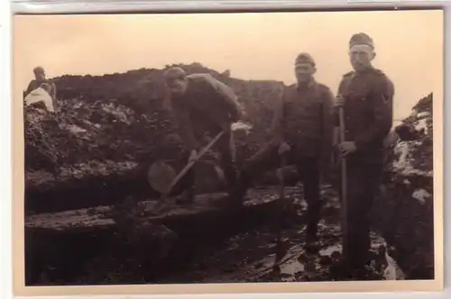 46467 Photo Ak Leski Pologne Carpathes soldats à la construction de positions dans la Seconde Guerre mondiale