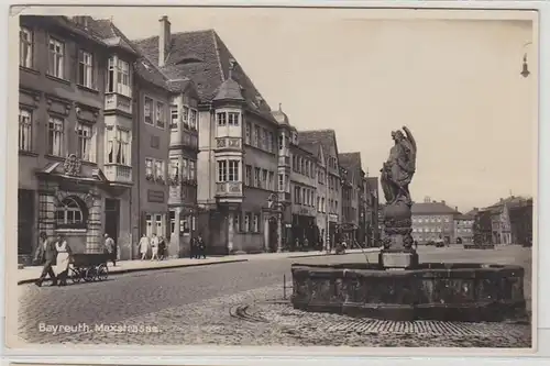 46368 Ak Bayreuth Maxstrasse mit Brunnen 1932