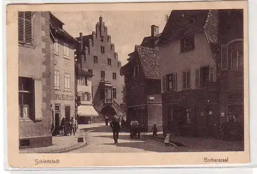45674 Ak Schlettstadt Elsass Barbarasaal um 1920