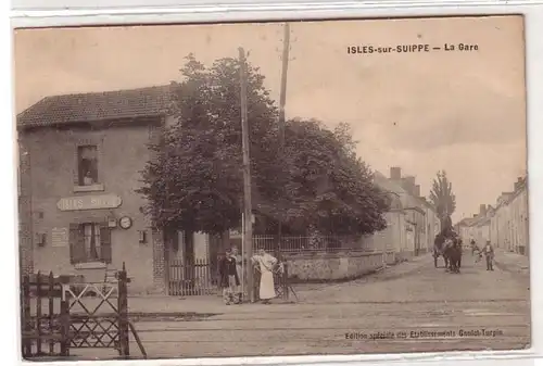 45645 Ak Isles sur Suippe Marne La Gare um 1915