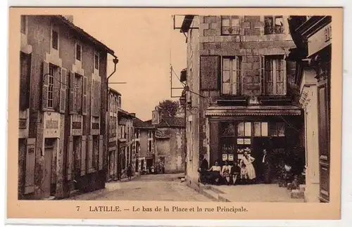 45589 Ak Latille Le Bas de la Place et la Rue um 1915