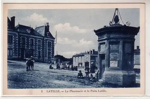 45284 Ak Latille La Pharmacie et la Puits Latille 1930