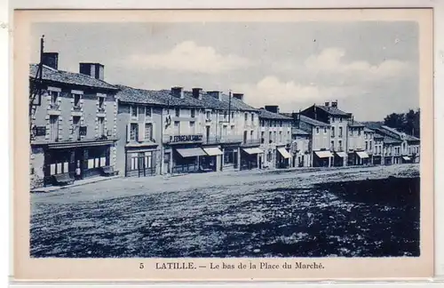 45232 Ak Latille Le bas de la Place du Marché 1915