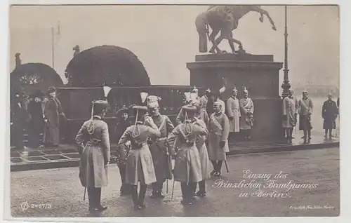 44636 Ak Das prinzliche Brautpaar in Berlin um 1910