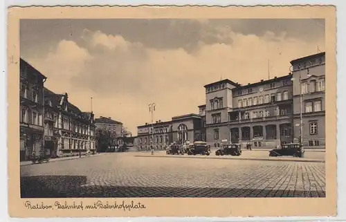 44583 Ak Ratibor Bahnhof mit Bahnhofsplatz 1939
