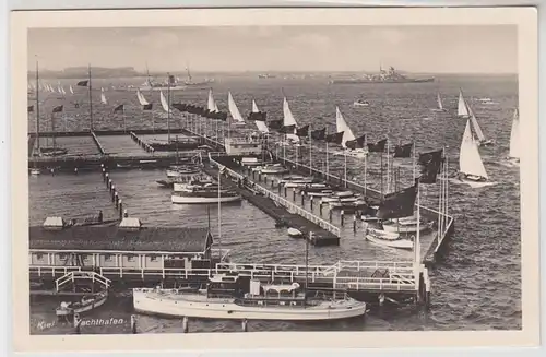 44222 Ak Kiel Marine avec bateaux vers 1940
