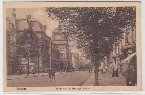 43803 Ak Dessau Kavalierstraße et Paalais ducal vers 1940