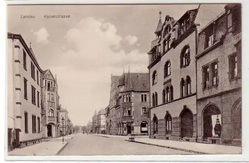 43648 Ak Landau in Pfalz Kaiserstraße aus um 1920