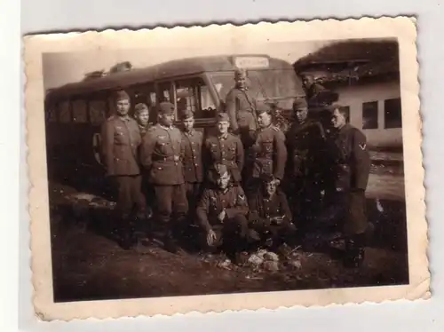 42927 Foto Sanitäter Rotes Kreuz Bus 2. Weltkrieg