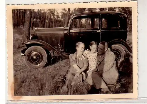 42482 altes Foto mit Automobil um 1935